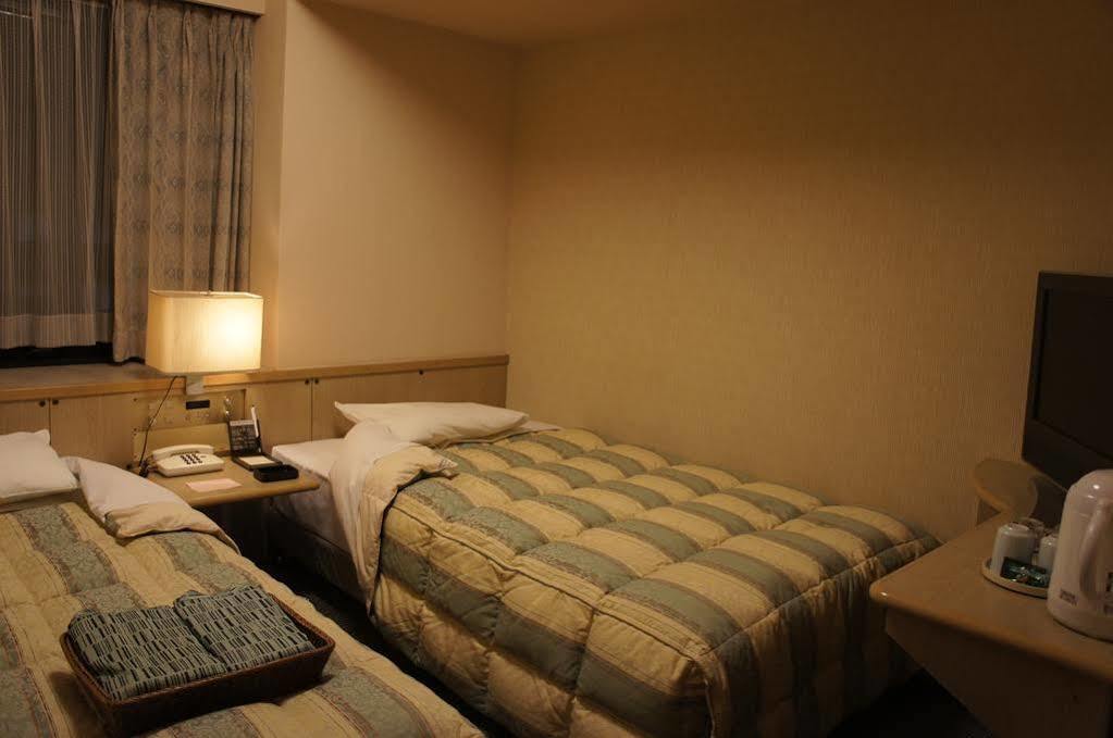 โรงแรมรูท-อินน์ แกรนด์ โทโยโชะ โรงแรม